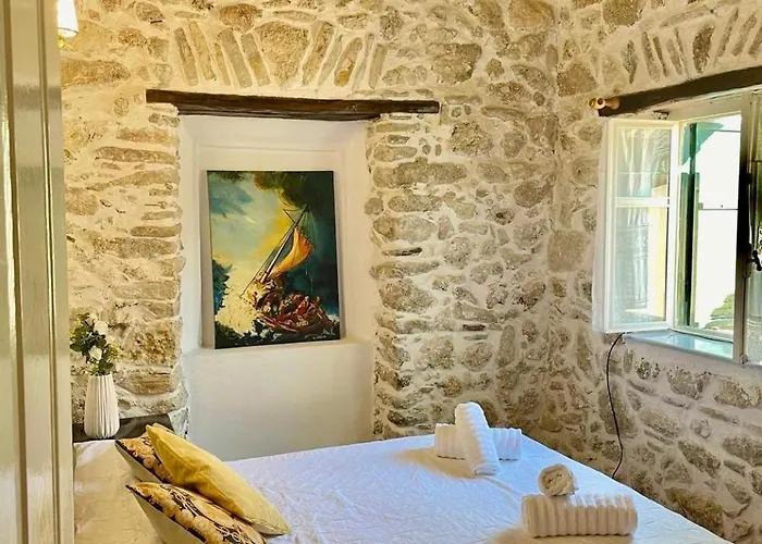 Holiday home Art House Pagoi 3min From St George *