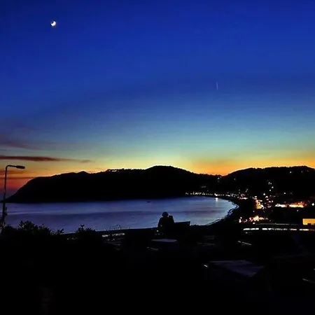 Art House Pagoi 3min From St George Сasa de vacaciones *