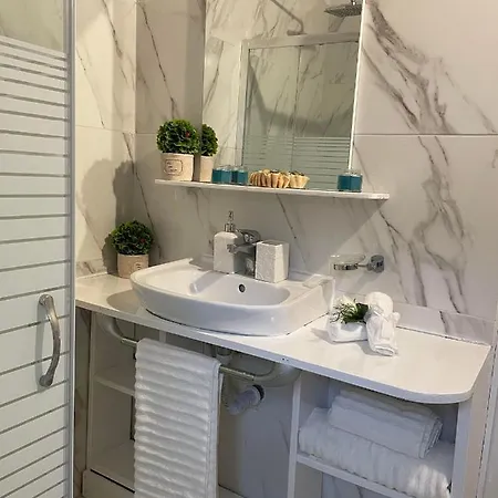 Art House Pagoi 3min From St George Сasa de vacaciones *